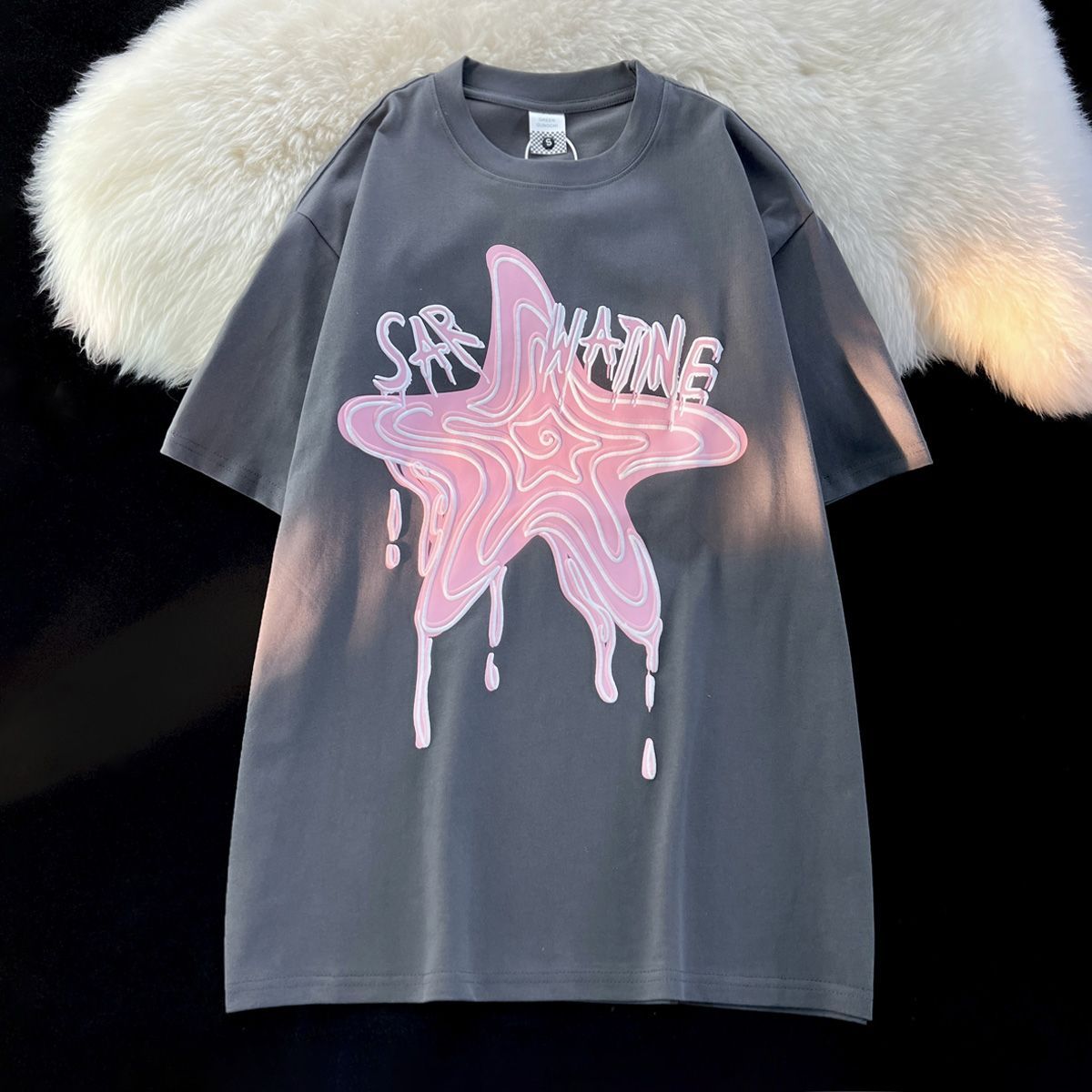 European and American popular graphic T shirts for men and women in