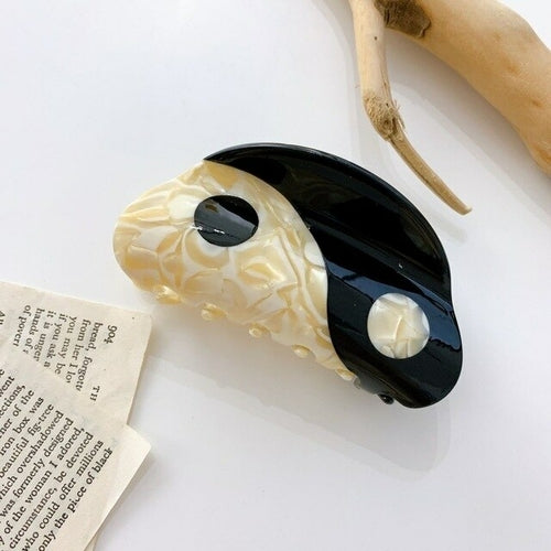 YIN YANG Clip